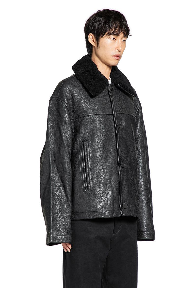 Chaqueta con cuello de piel de oveja 