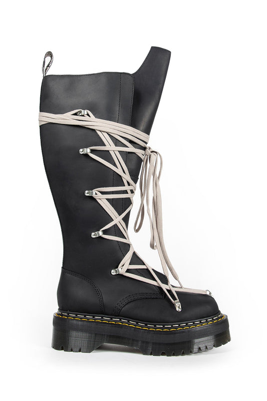 Dr. Martens Quad Sole Pentalace Boots