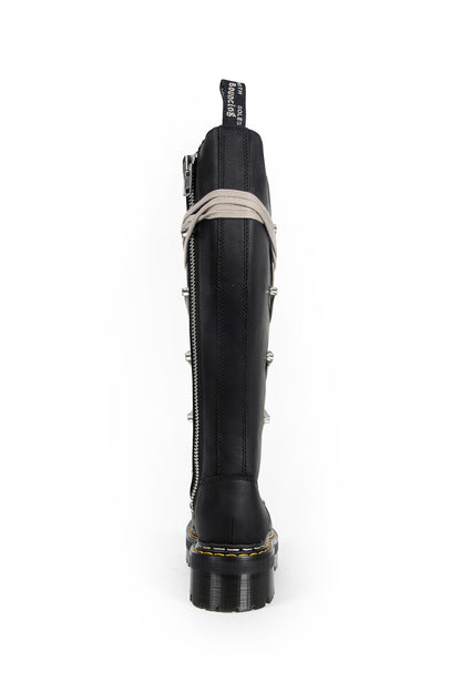 Dr. Martens Quad Sole Pentalace Boots