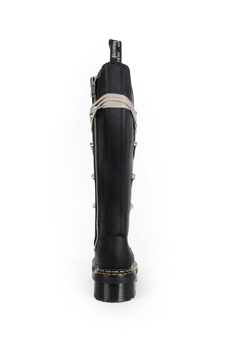 Dr. Martens Quad Sole Pentalace Boots