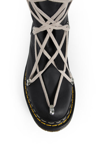 Dr. Martens Quad Sole Pentalace Boots