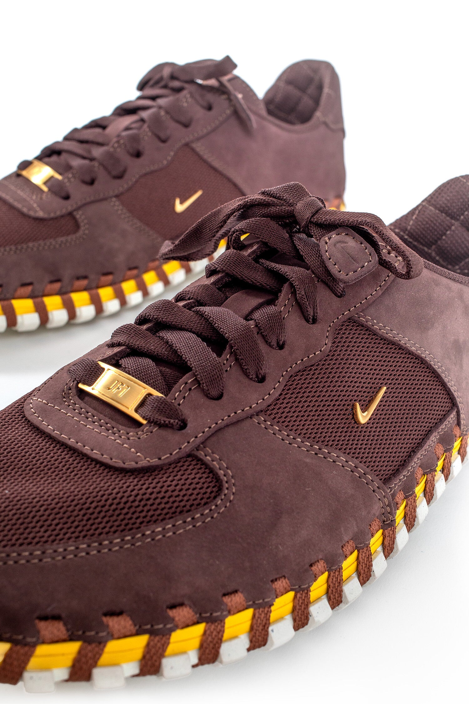 NIKE UNISEX BROWN SNEAKERS