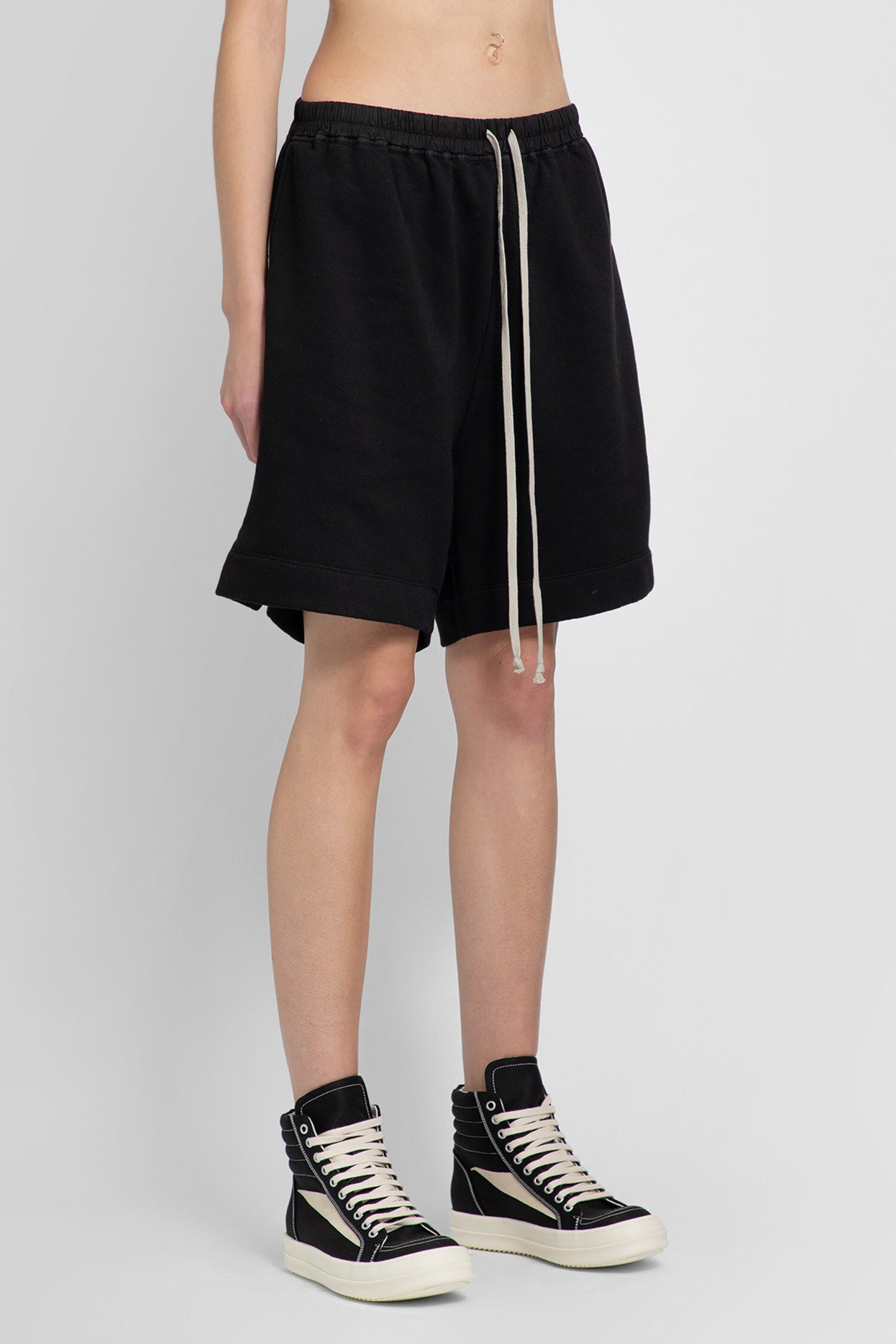 RICK OWENS WOMAN BLACK SHORTS