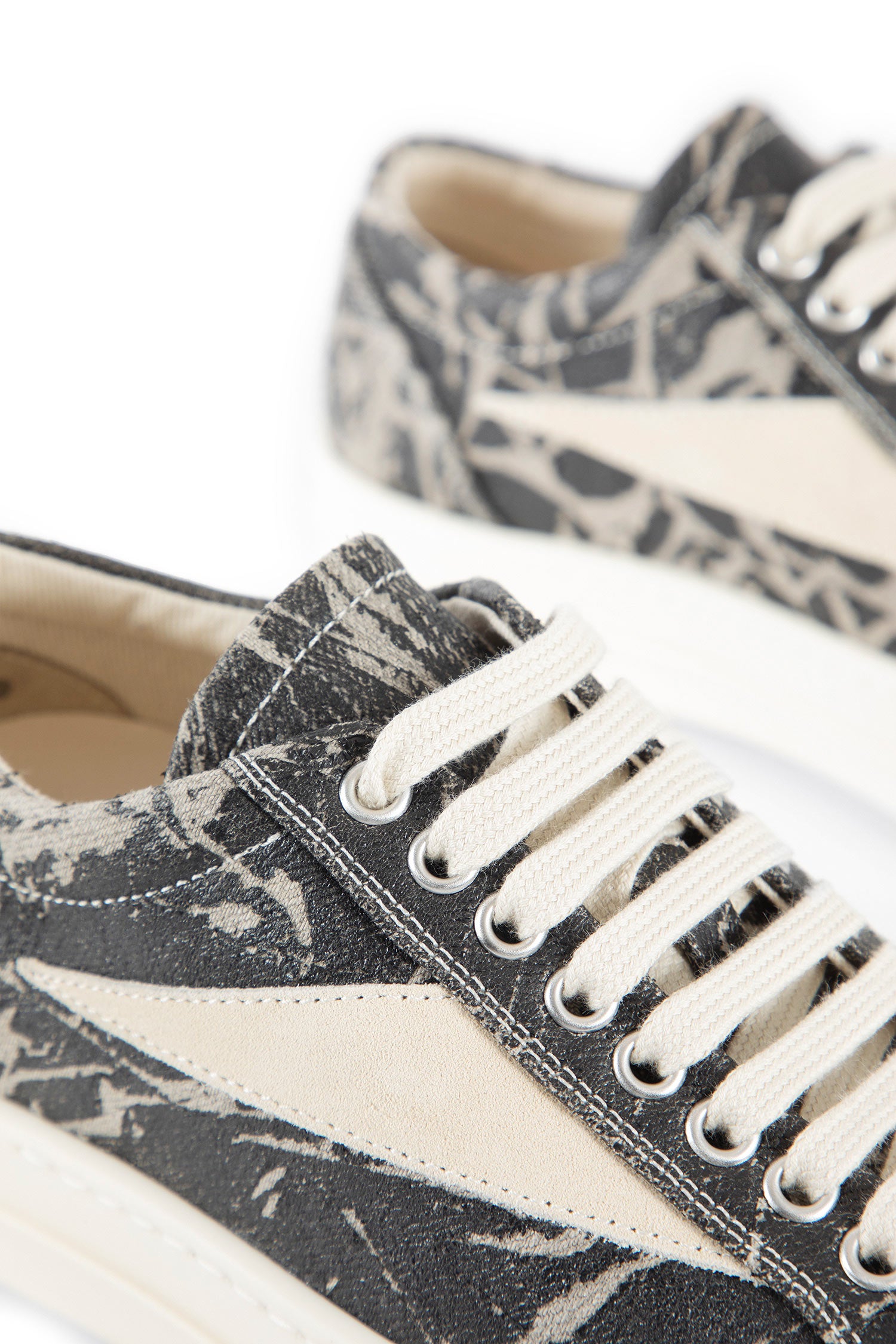 Concordians Vintage Sneaks