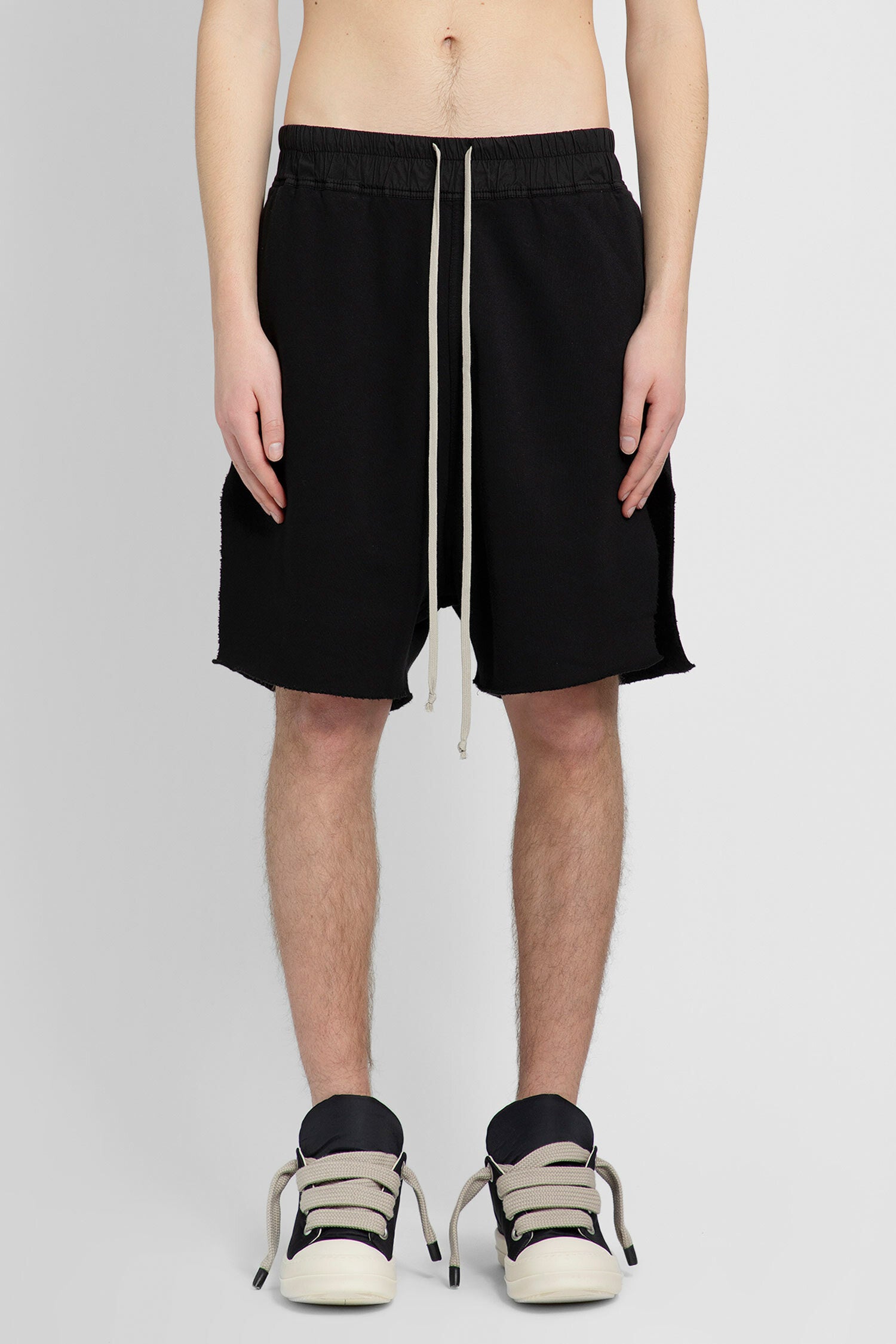 RICK OWENS MAN BLACK SHORTS