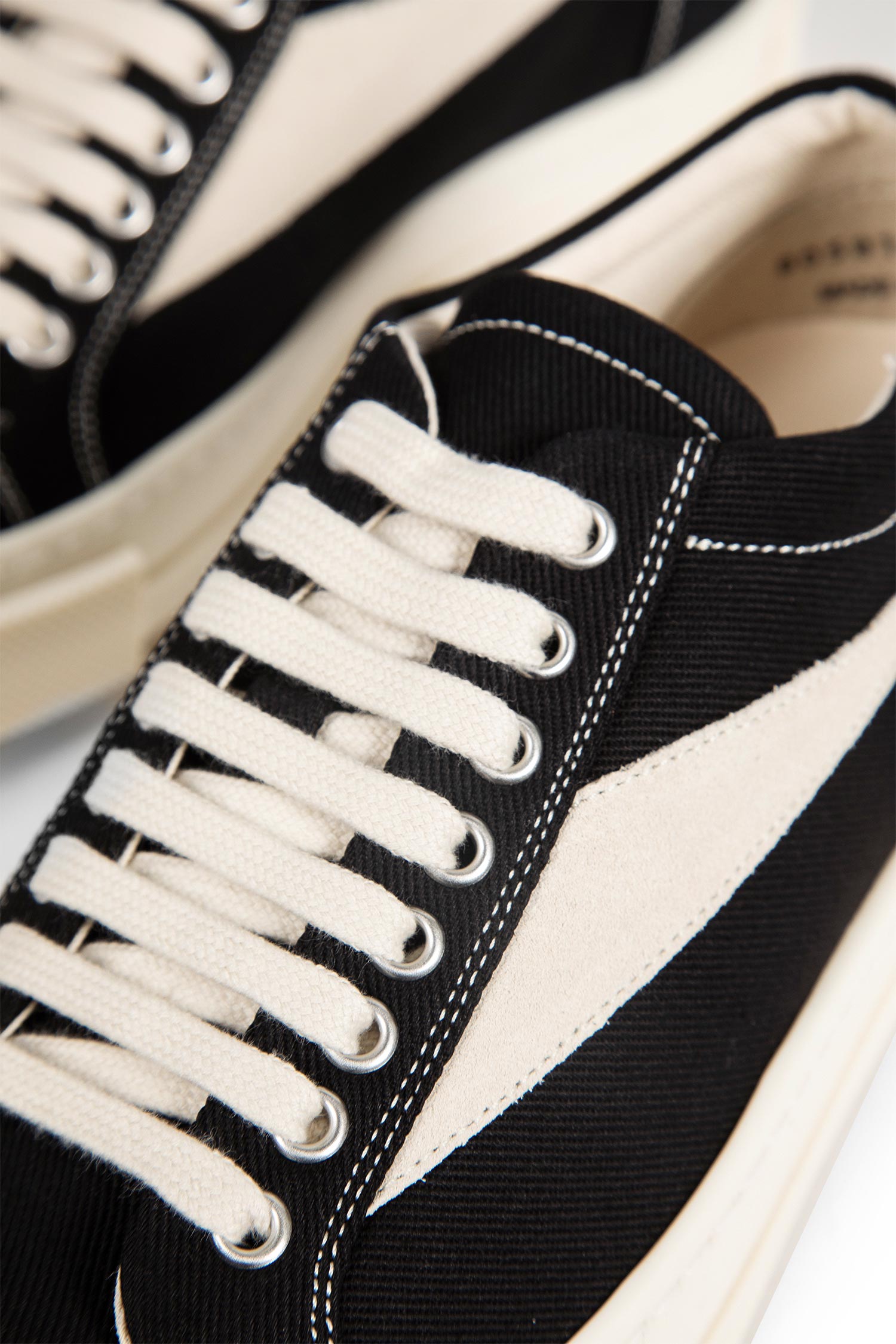 Temple Vintage Sneakers