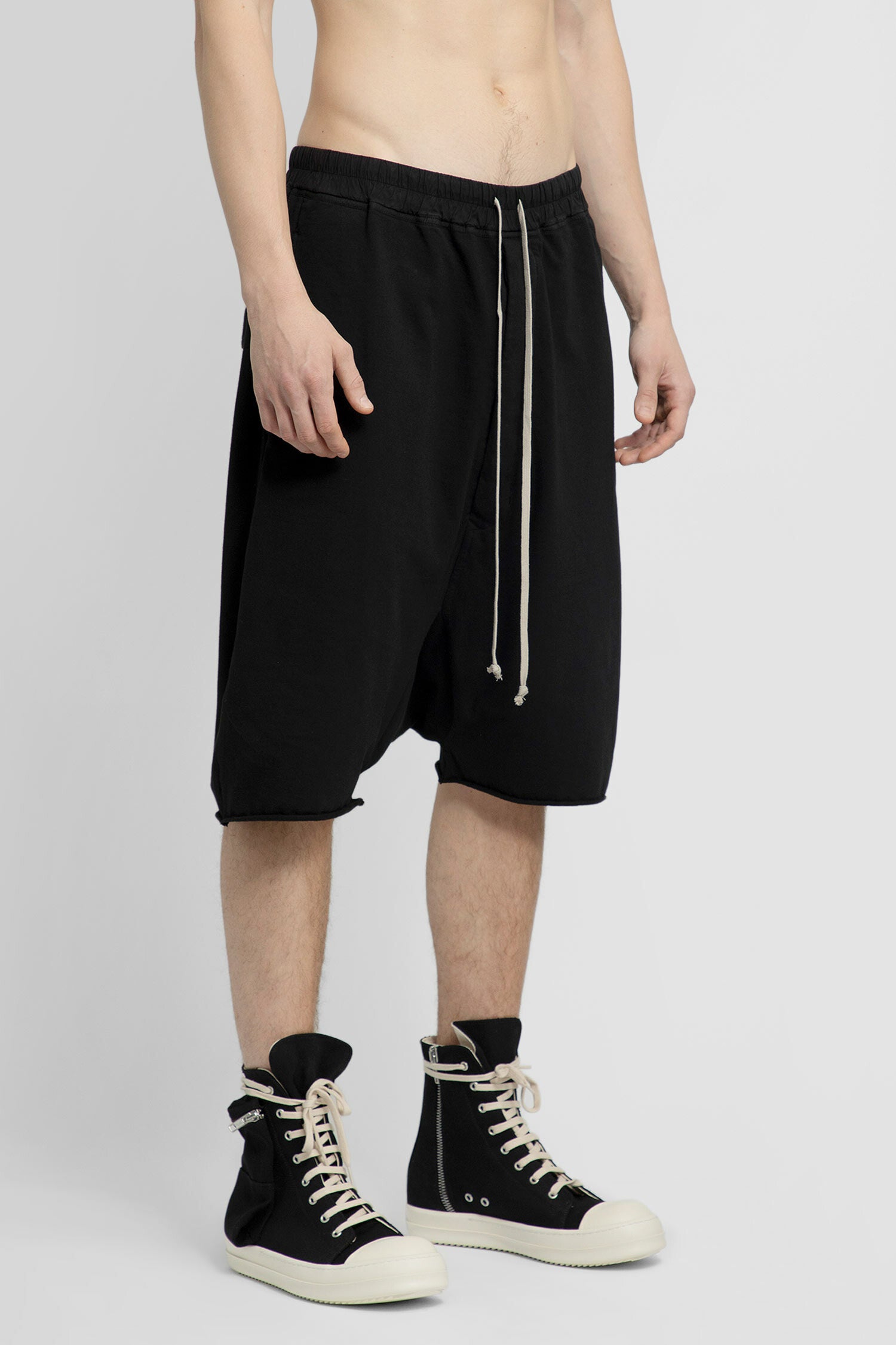 RICK OWENS WOMAN BLACK SHORTS