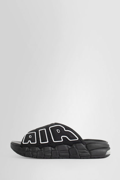 NIKE MAN BLACK SANDALS & SLIDES