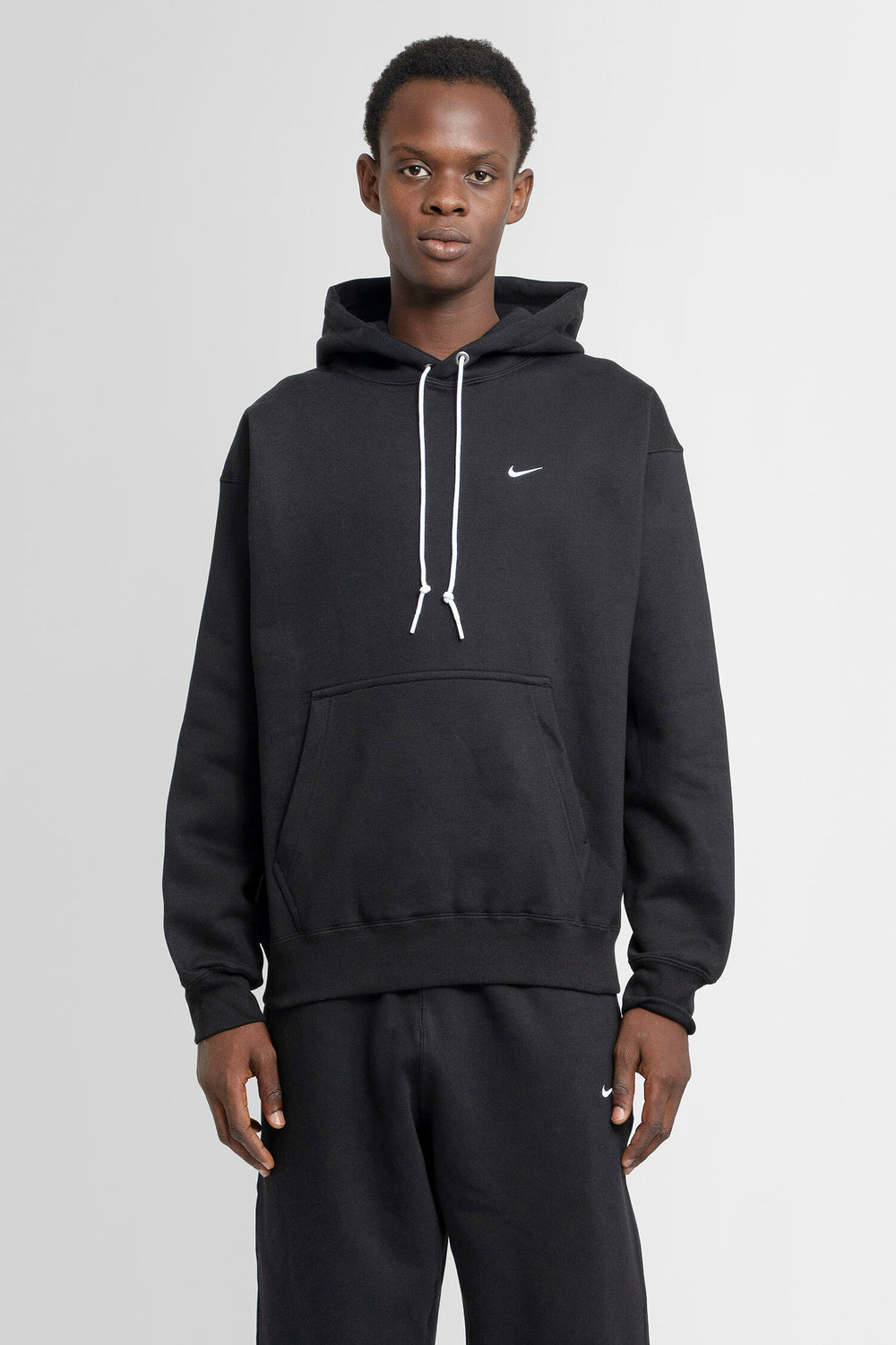 NIKE MAN BLACK SWEATSHIRTS