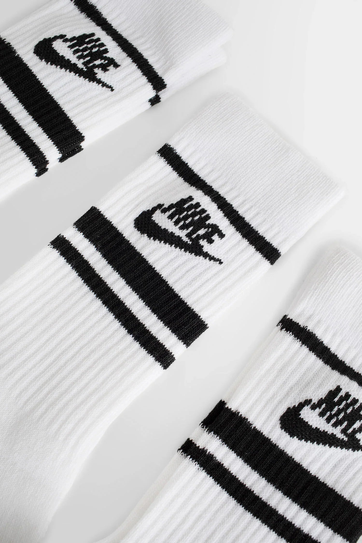 NIKE Everyday Essential Socks unisex