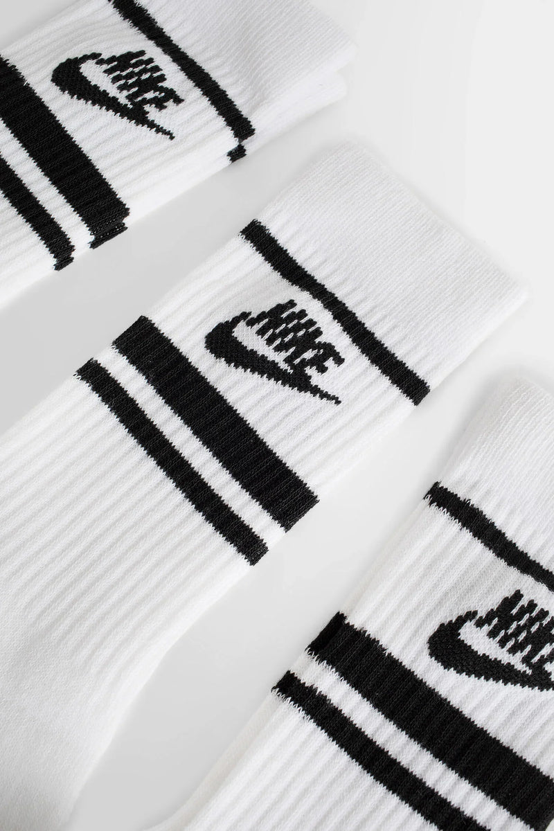 NIKE Everyday Essential Socks unisex
