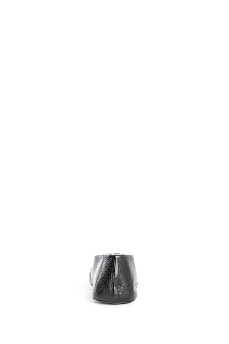 THE ROW WOMAN BLACK FLATS