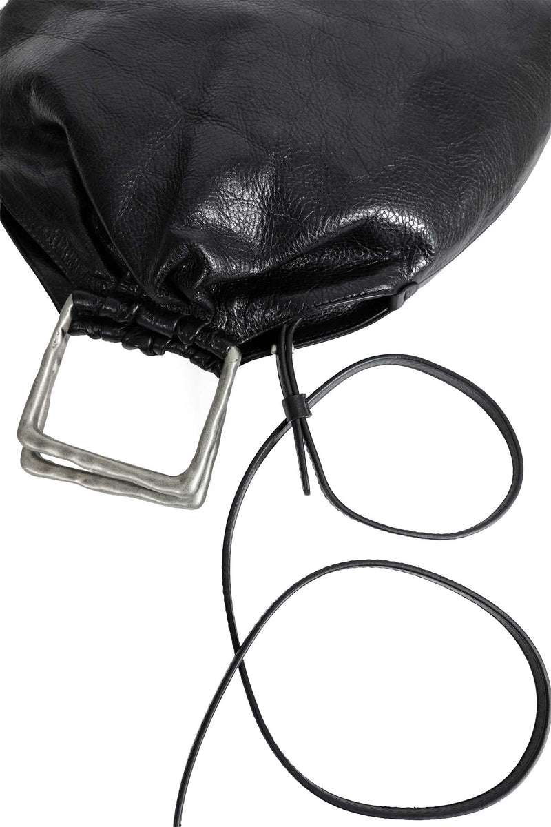 A504 Delia Pouch M woman