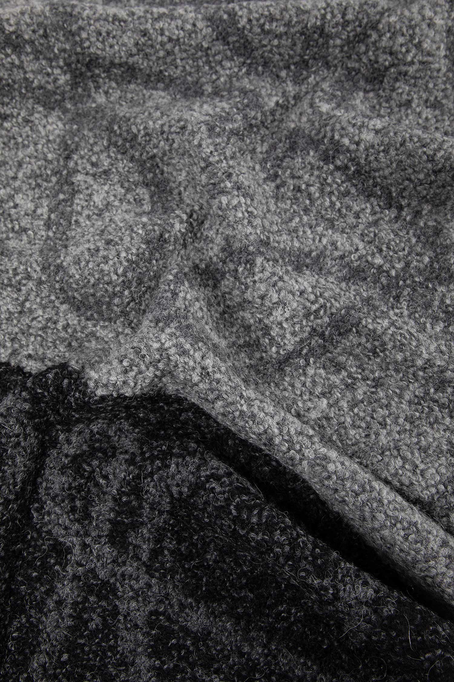 Anagram scarf in alpaca and wool