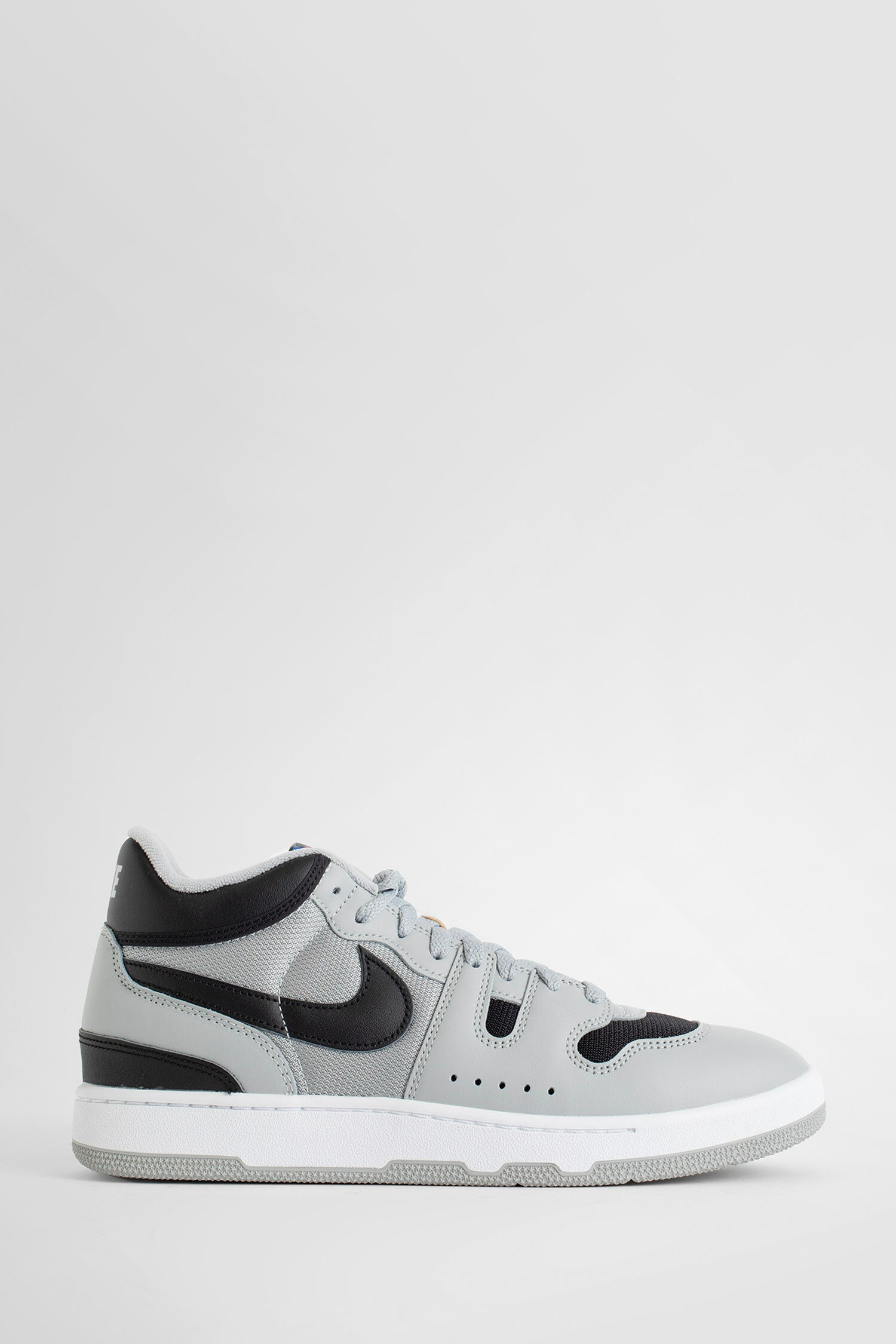 NIKE UNISEX GREY SNEAKERS