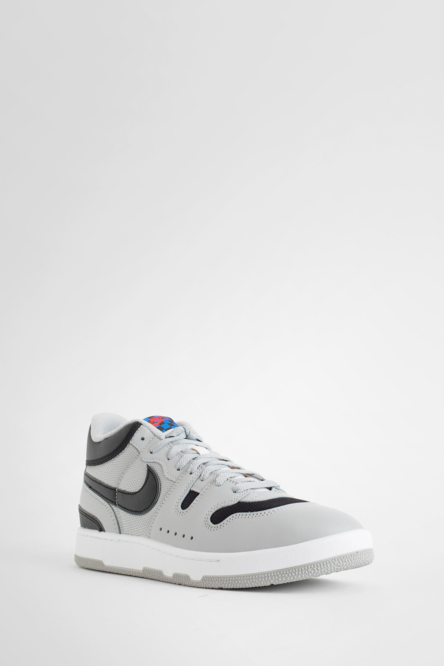 NIKE UNISEX GREY SNEAKERS