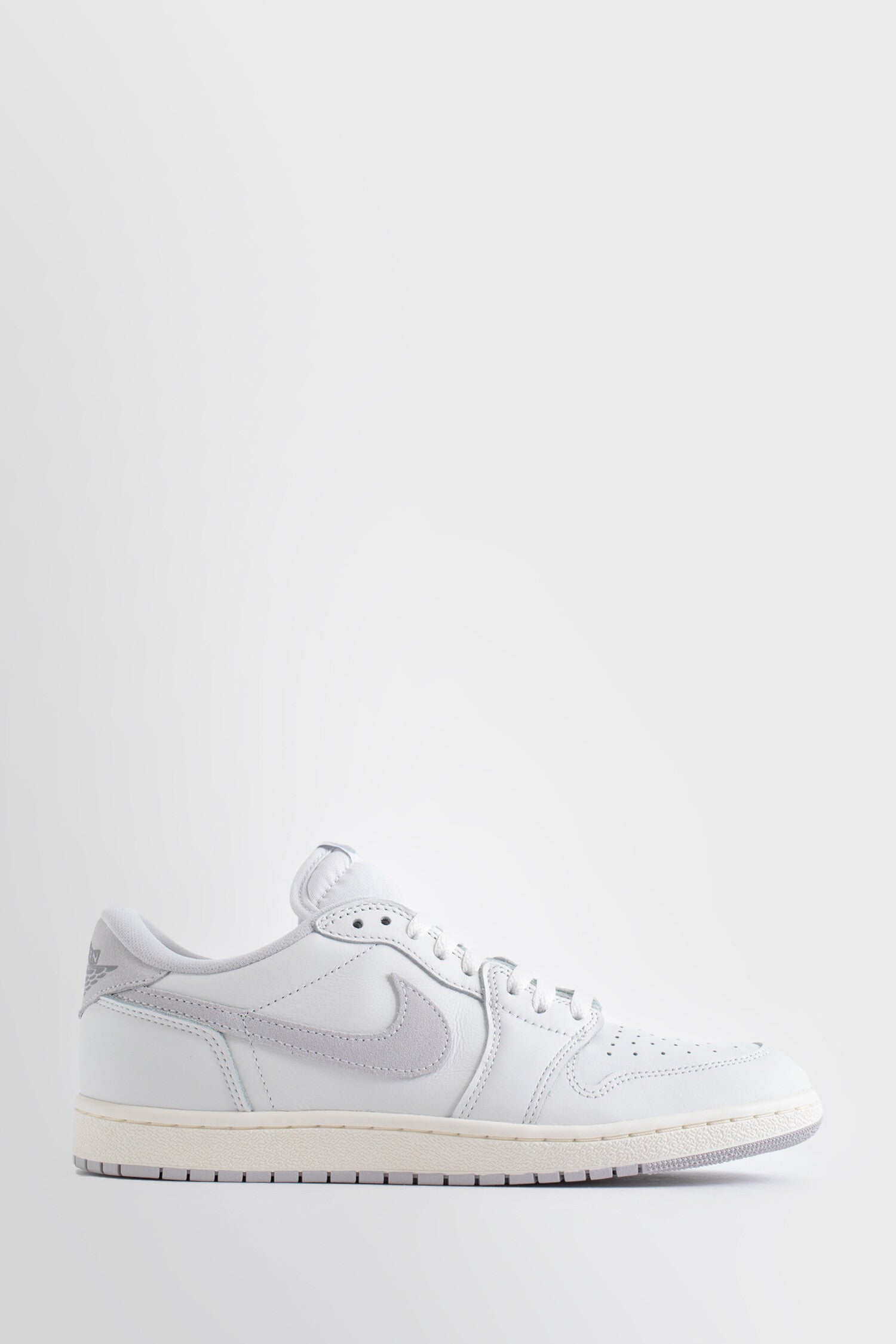 NIKE UNISEX GREY SNEAKERS