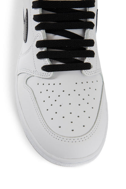 NIKE UNISEX WHITE SNEAKERS