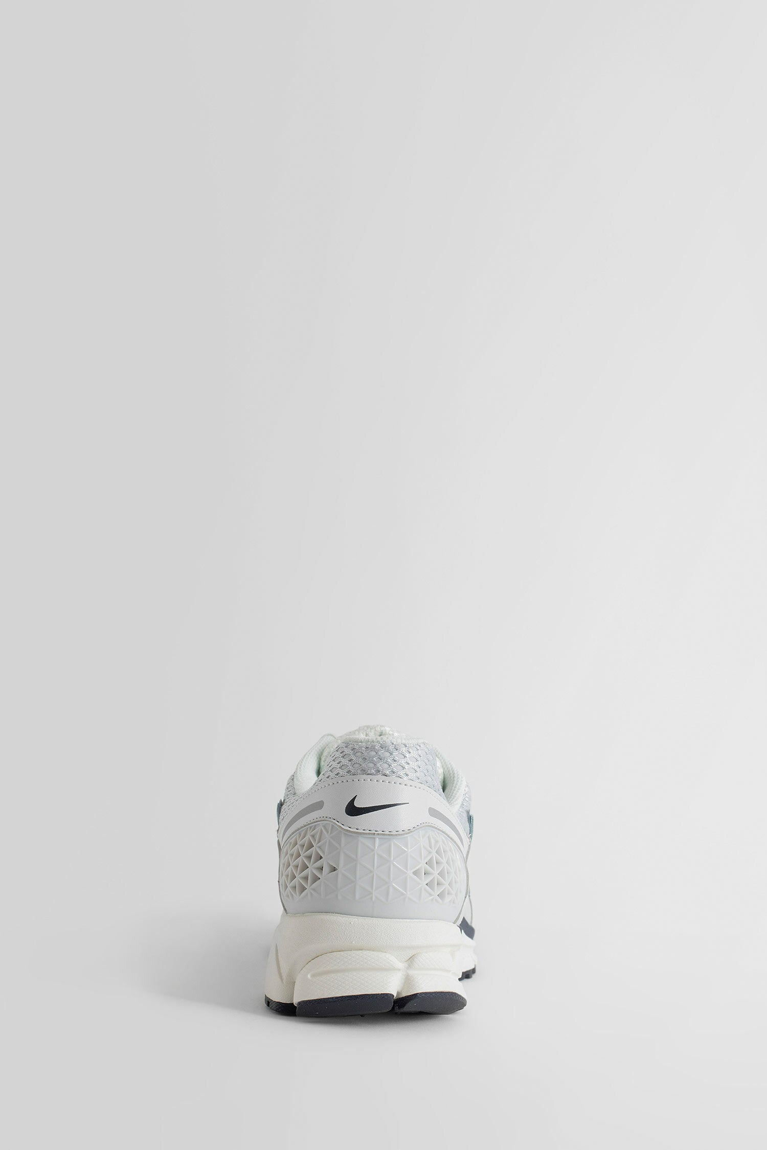 NIKE UNISEX GREY SNEAKERS - Antonioli.eu