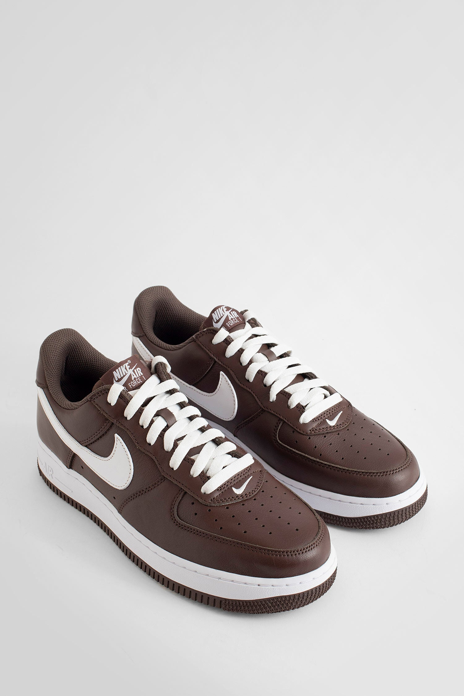 NIKE UNISEX BROWN SNEAKERS