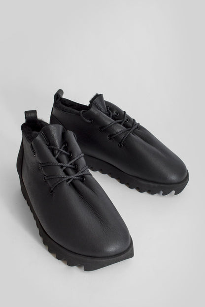 HENDER SCHEME MAN BLACK LACE-UPS