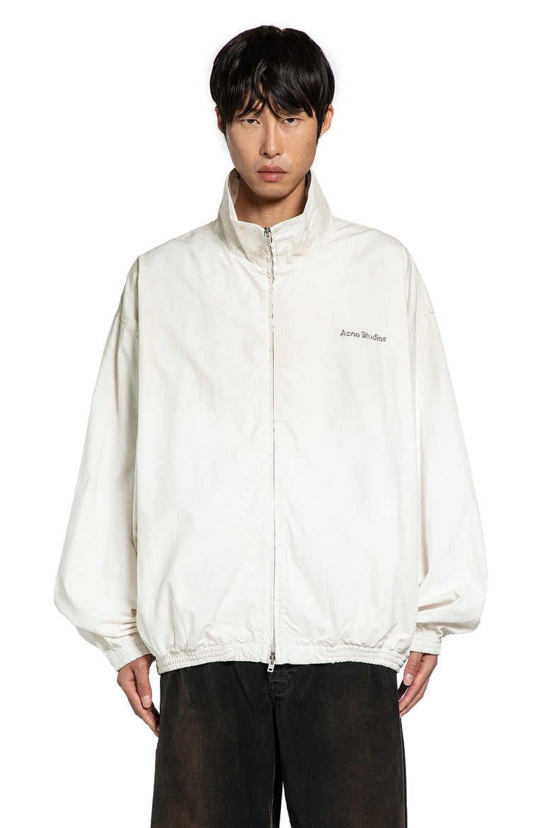Chaqueta con cremallera y logotipo 