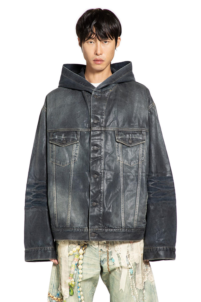 Chaqueta de mezclilla con capucha 