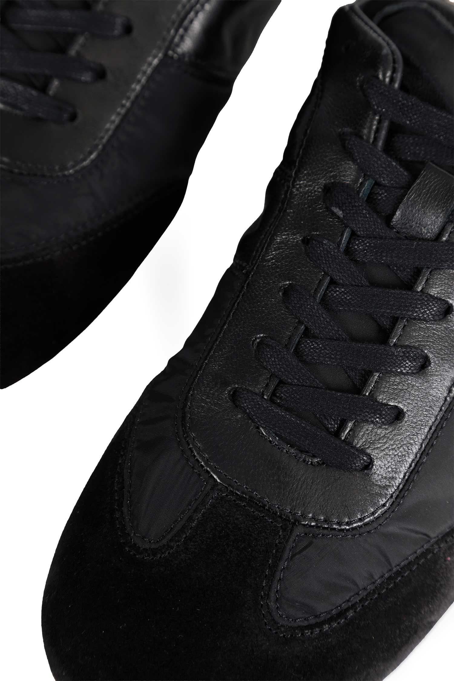 Suede Soft Runner Sneakers