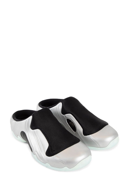 NIKE UNISEX SILVER MULES