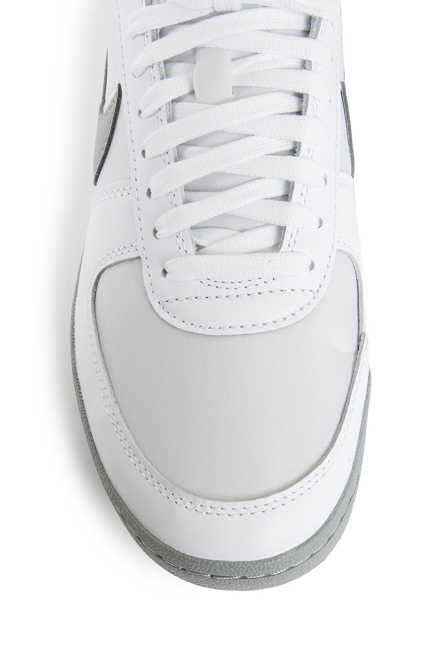 NIKE UNISEX WHITE SNEAKERS