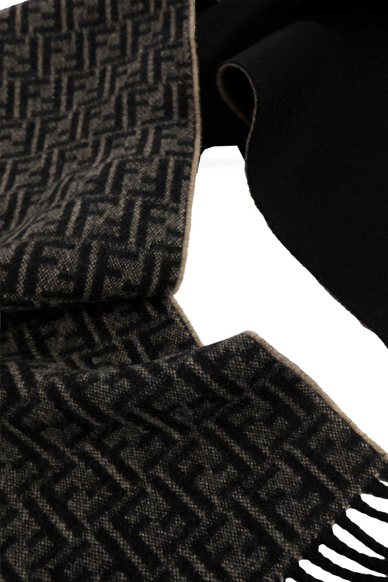 FENDI Wool and Cashmere Scarf woman