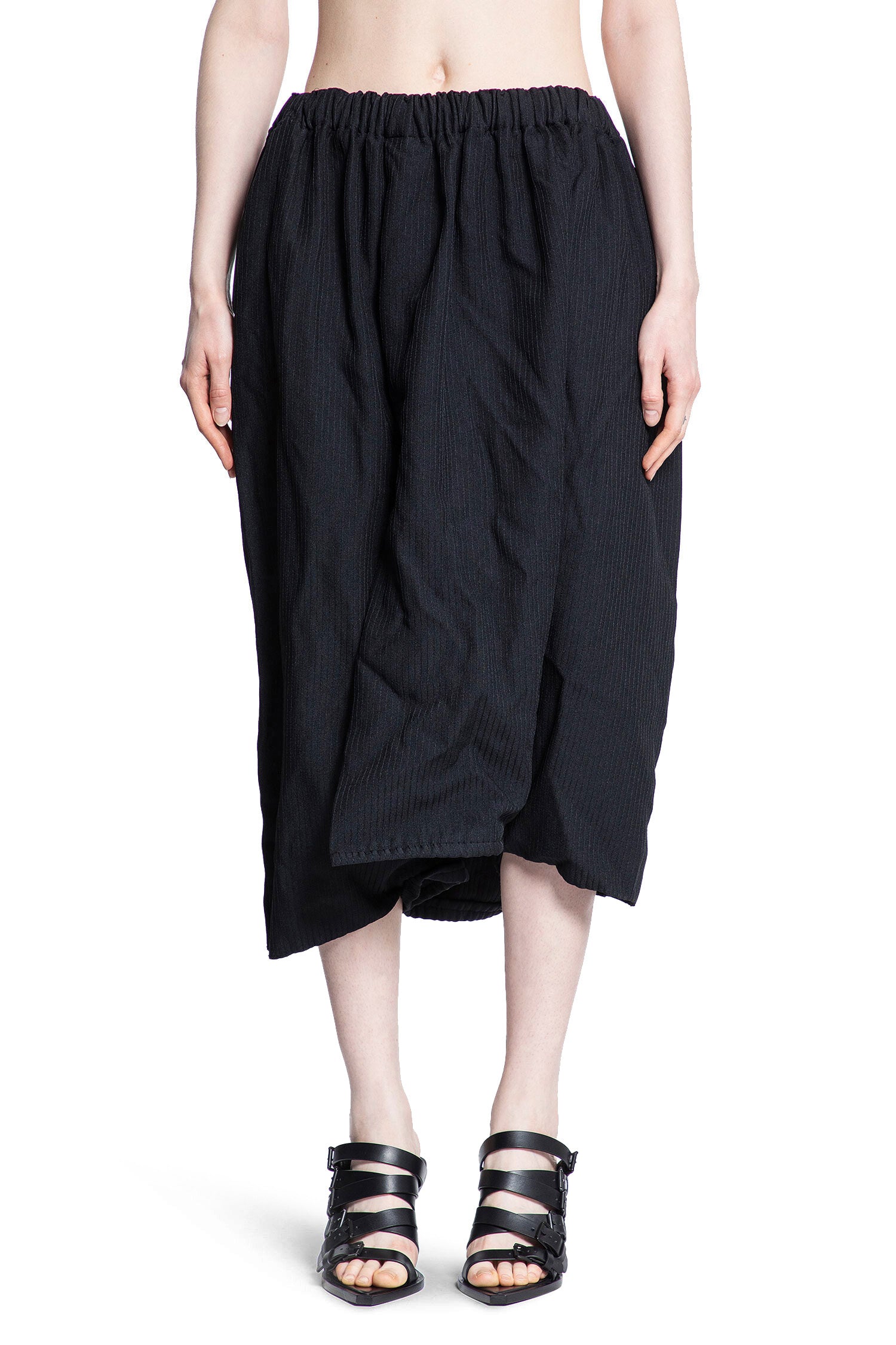 COMME DES GARCONS WOMAN BLACK SHORTS