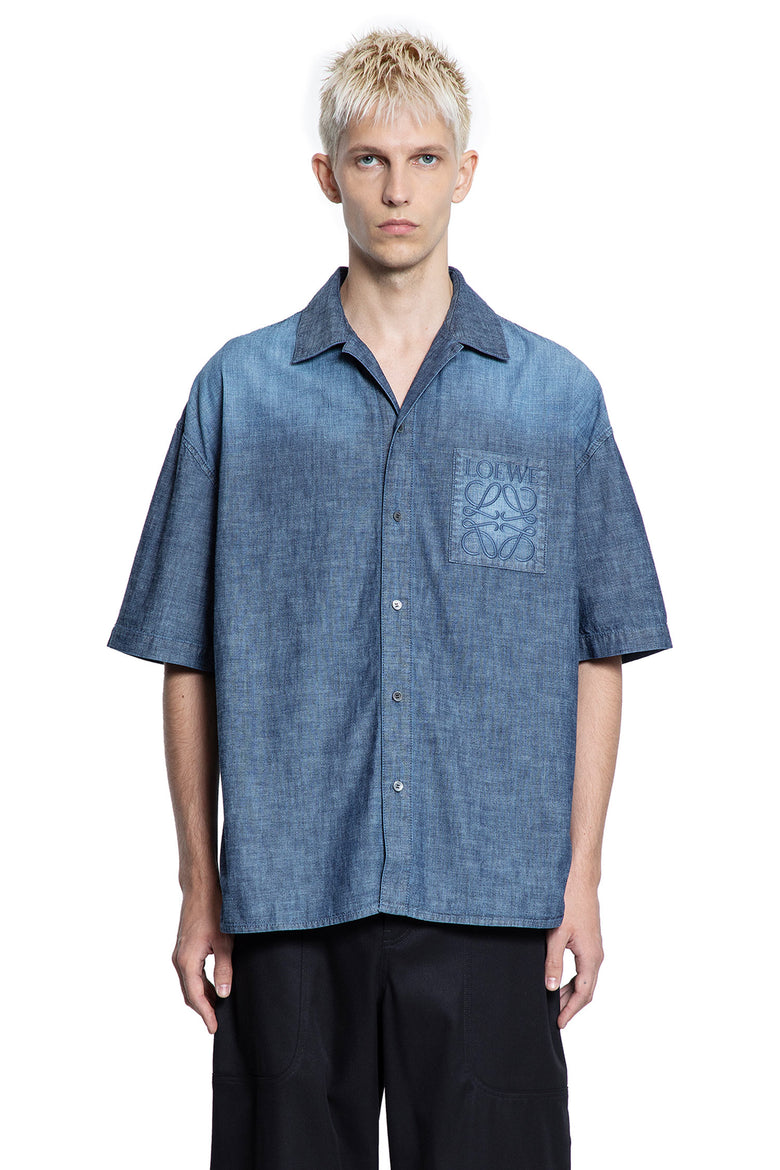 Shirt in Lightweight Washed Chambray.