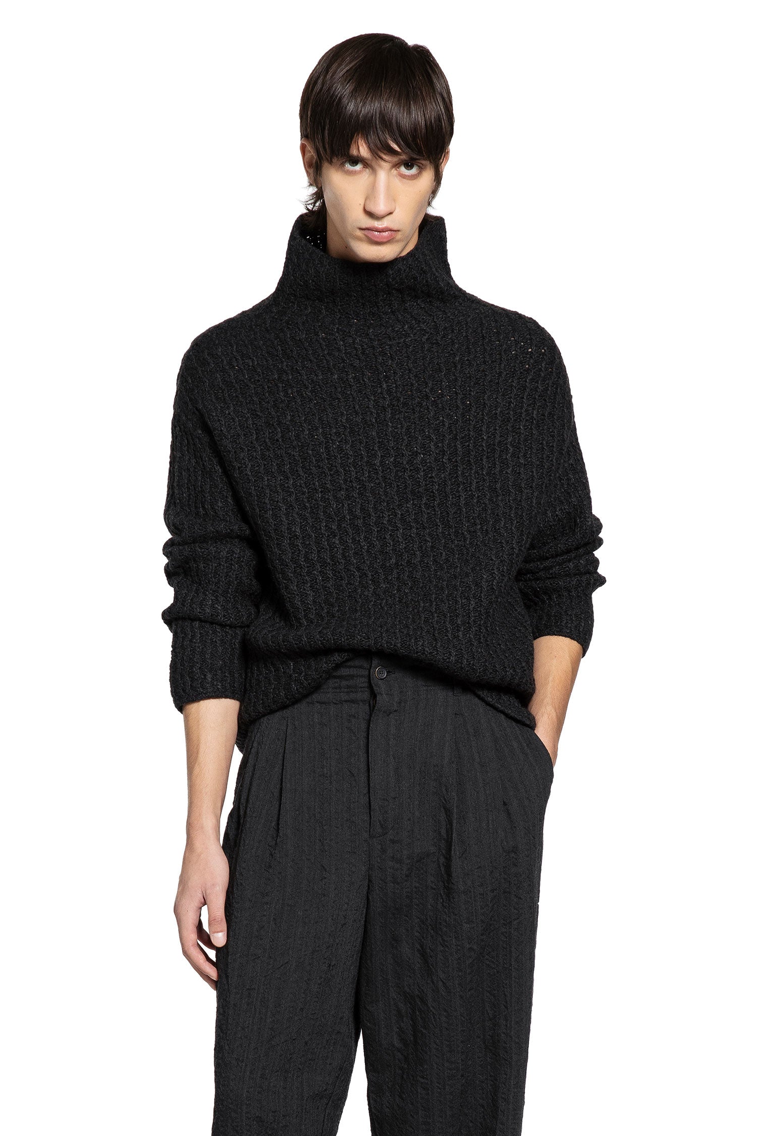 FORME D'EXPRESSION MAN BLACK KNITWEAR