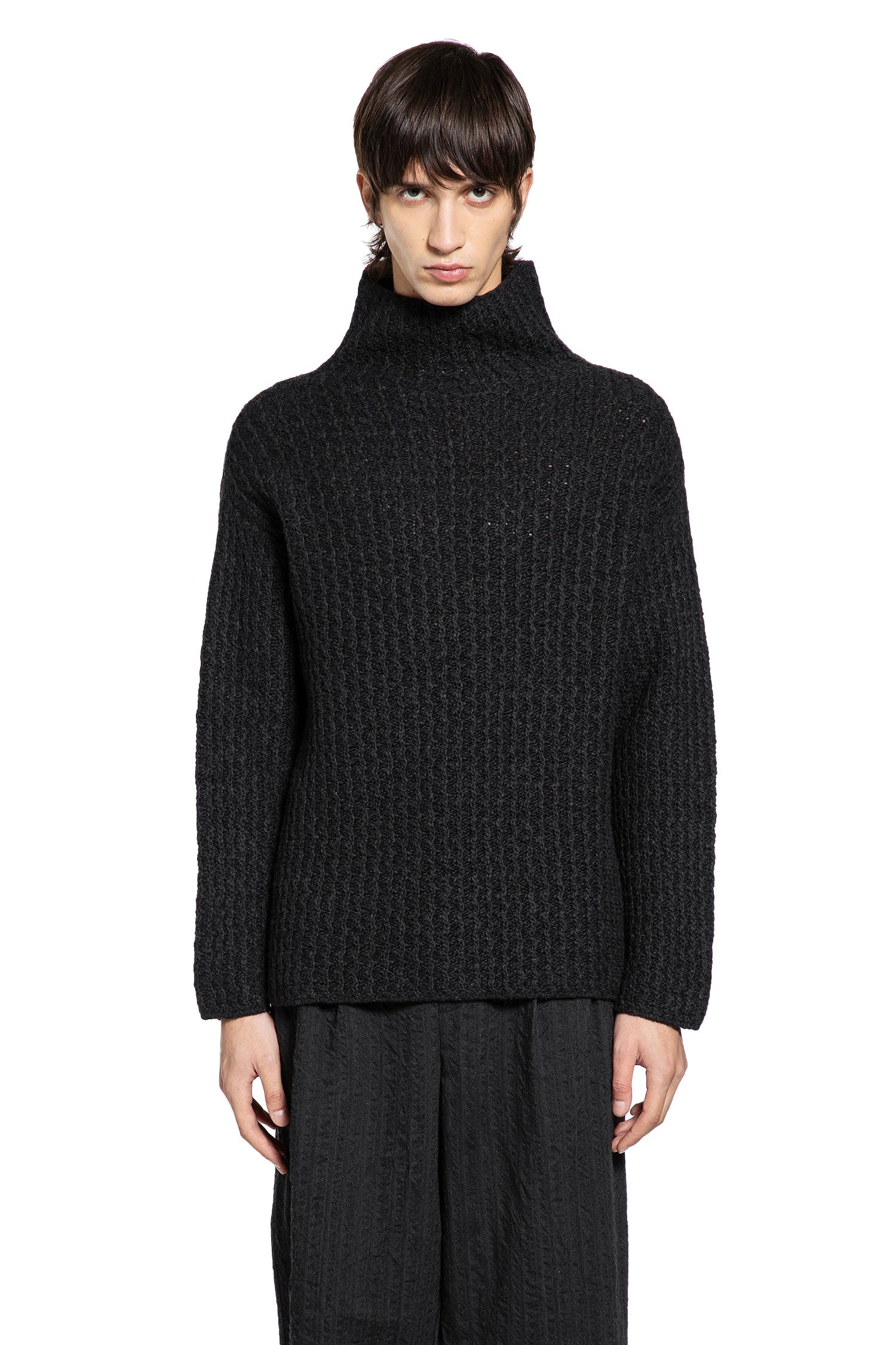 FORME D'EXPRESSION MAN BLACK KNITWEAR