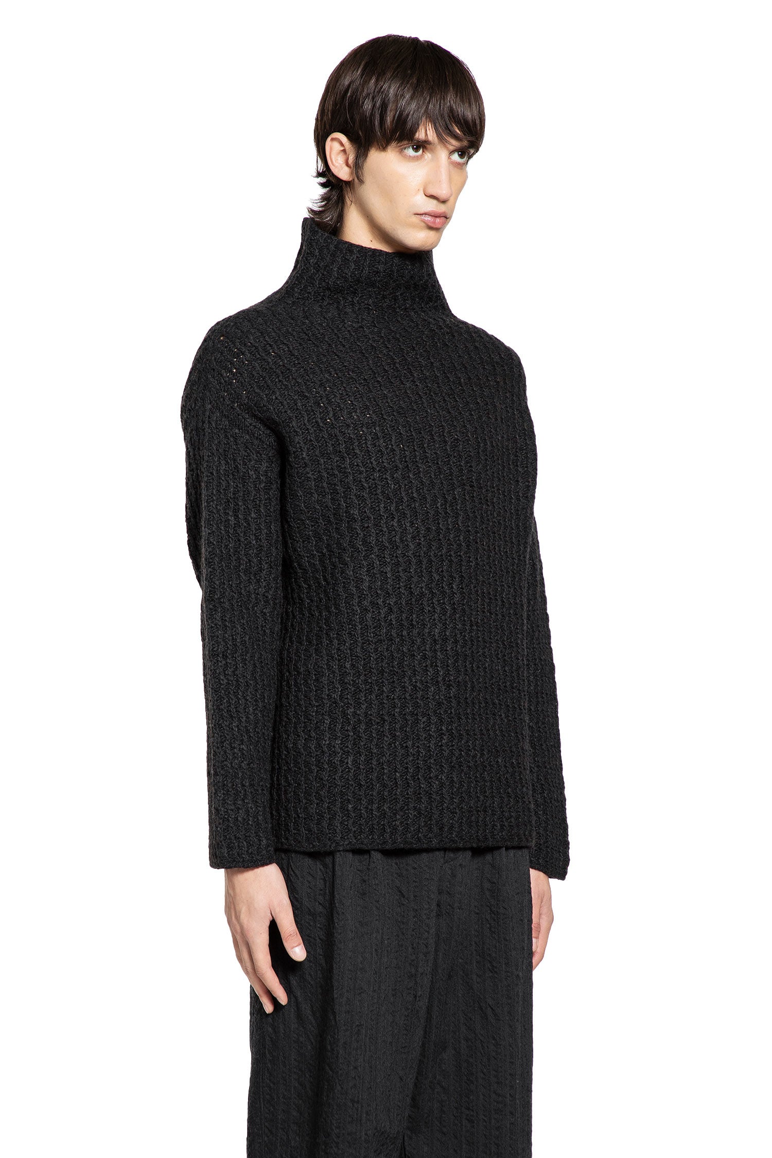 FORME D'EXPRESSION MAN BLACK KNITWEAR