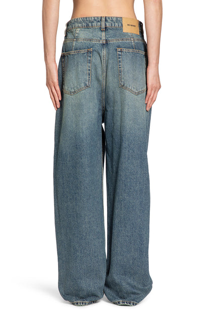 Pleated Jeans in Washed Denim