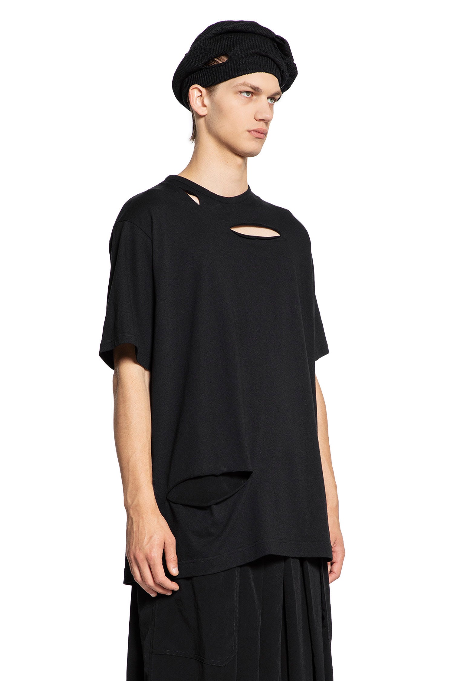 YOHJI YAMAMOTO MAN BLACK T-SHIRTS & TANK TOPS