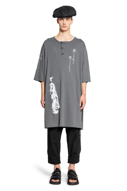 YOHJI YAMAMOTO MAN GREY T-SHIRTS & TANK TOPS