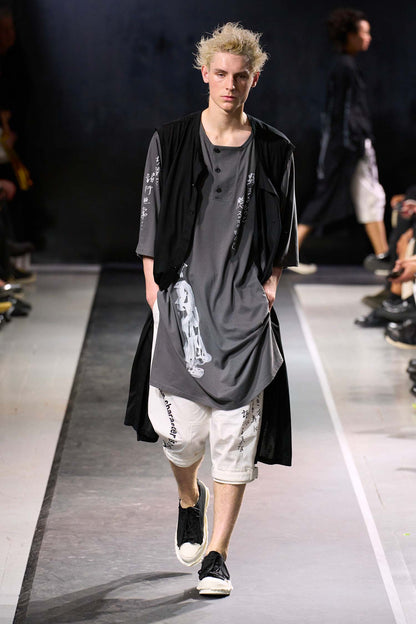 YOHJI YAMAMOTO MAN GREY T-SHIRTS & TANK TOPS