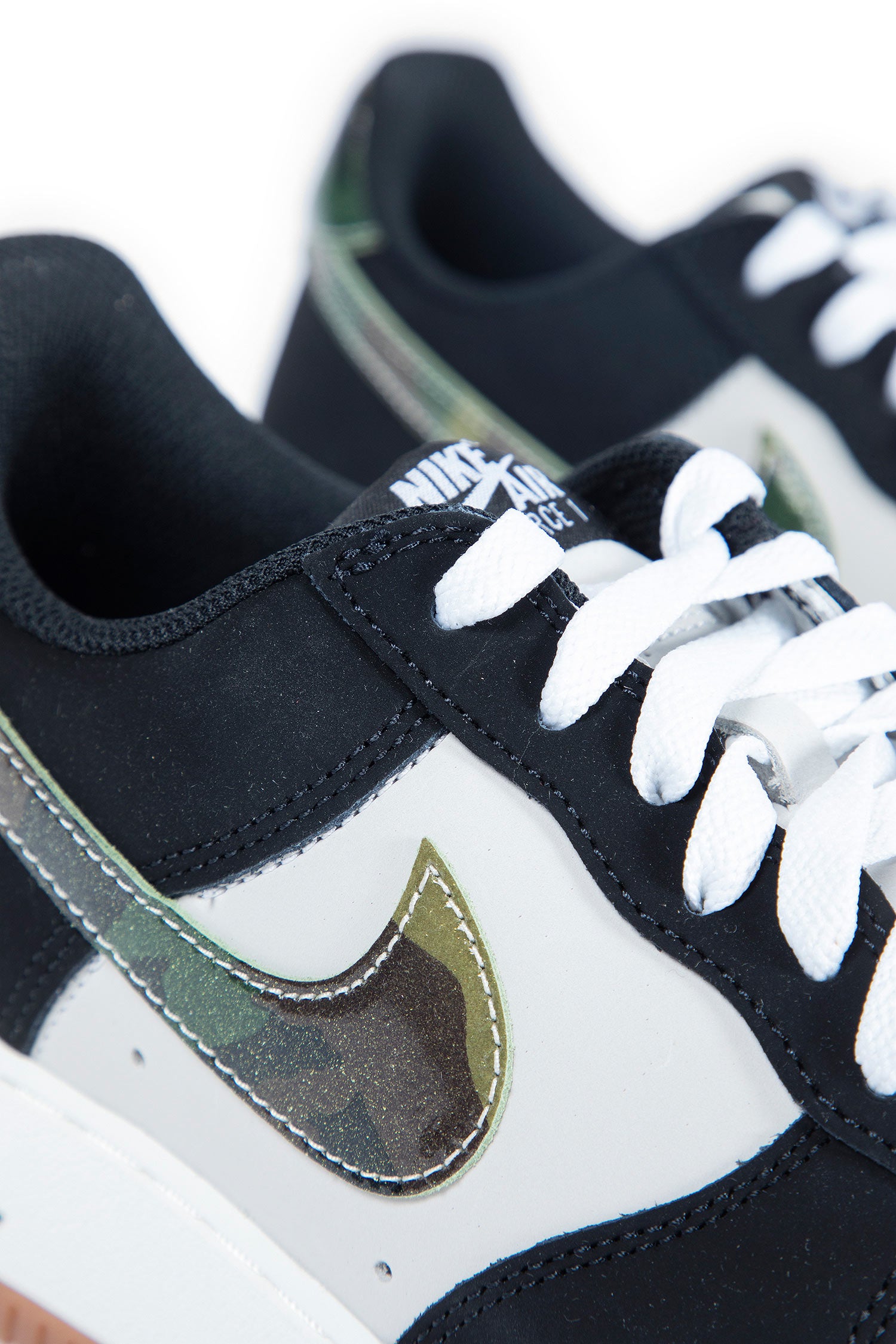 NIKE UNISEX BLACK&WHITE SNEAKERS