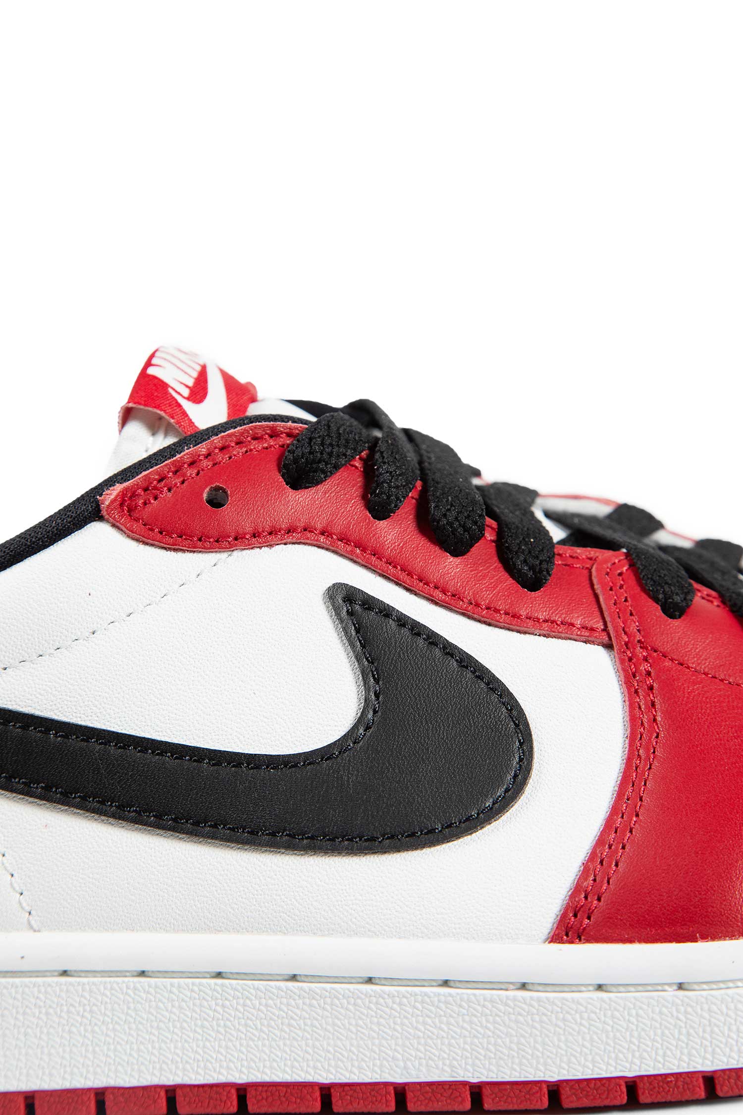 Air Jordan 1 Retro Low Chicago Sneakers