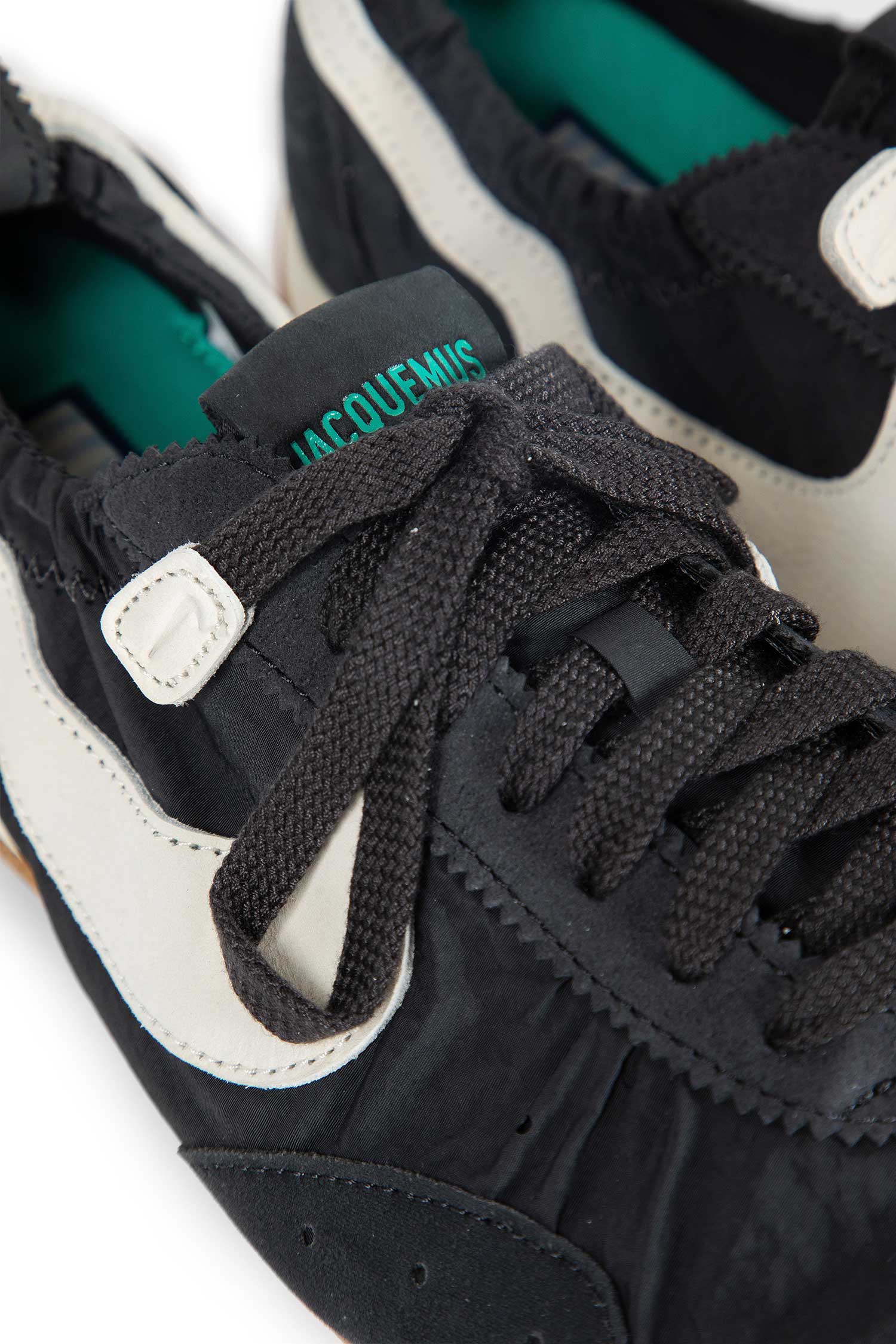 NIKE UNISEX  SNEAKERS