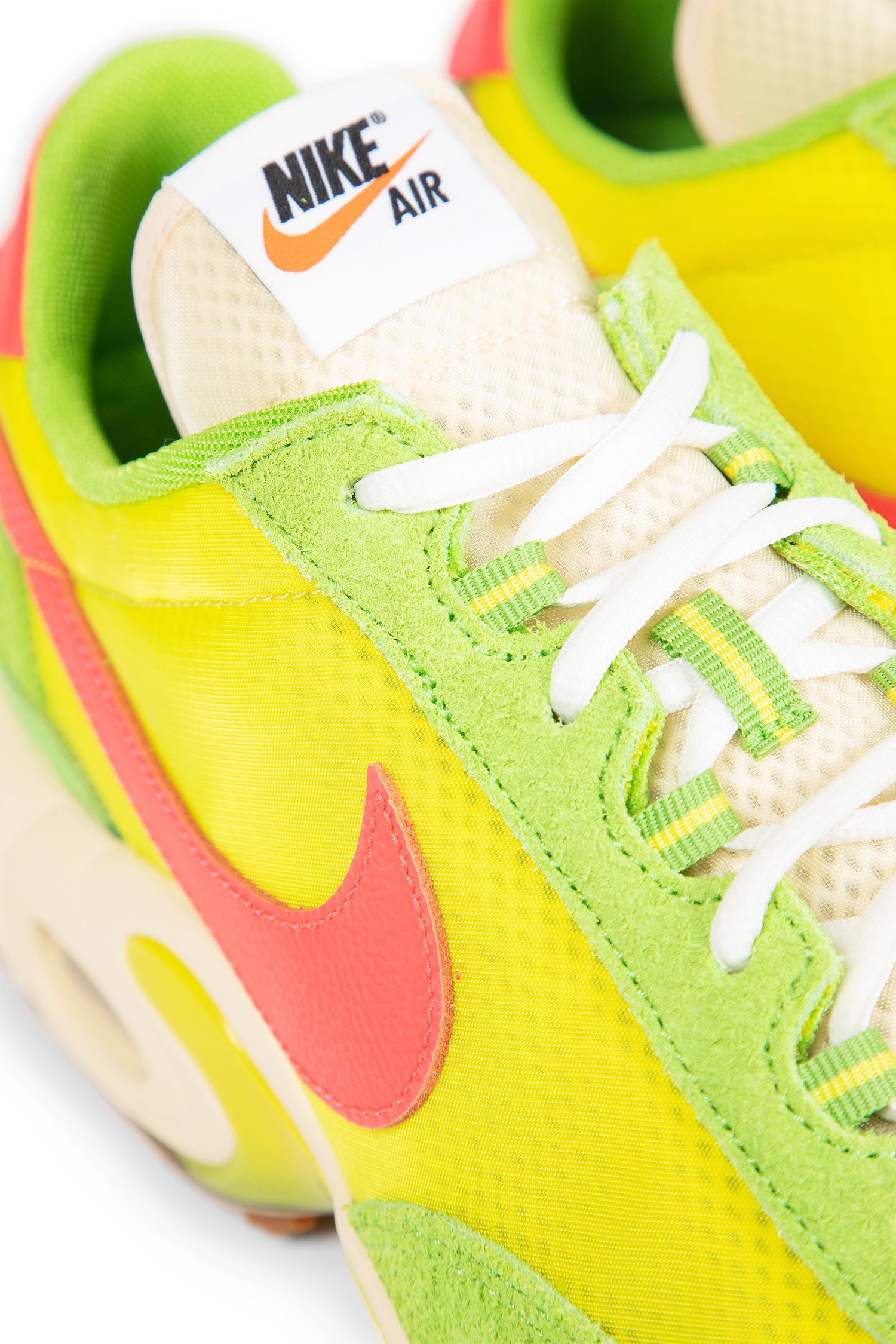 Air Max Waffle Sneakers