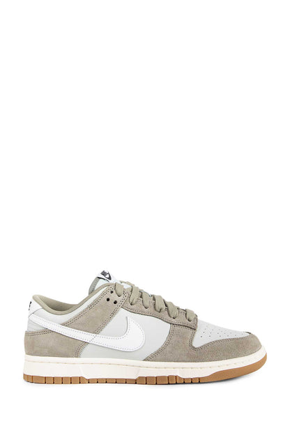 Nike Dunk Low Retro SE Sneakers