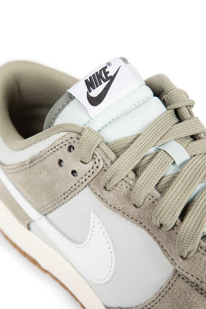 Nike Dunk Low Retro SE Sneakers