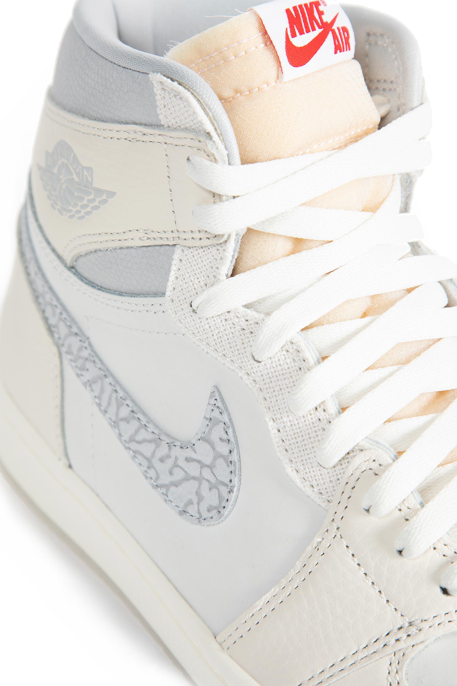 Air Jordan Hi Retro OG Sneakers