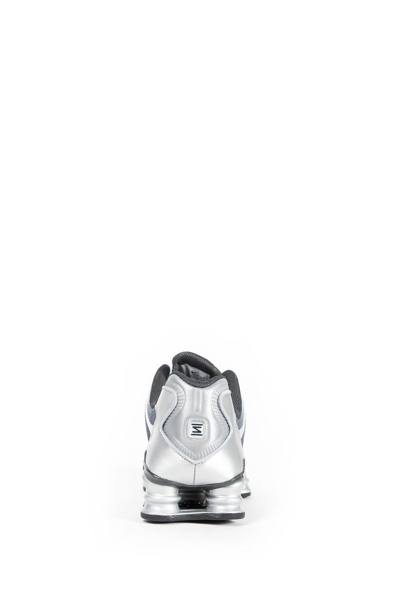 NIKE MAN GREY SNEAKERS