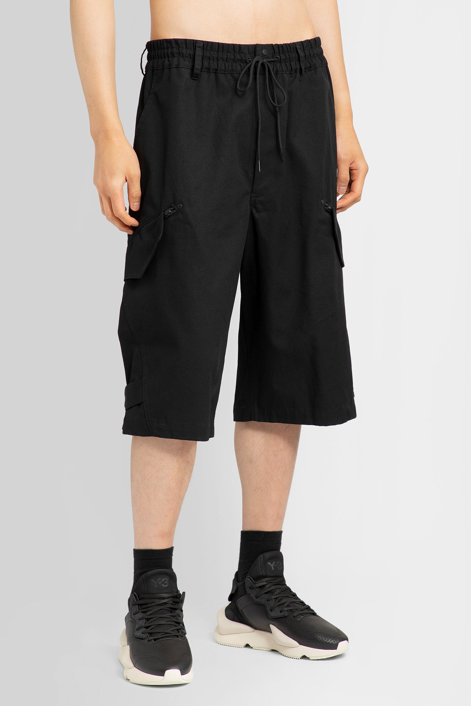 Y-3 MAN BLACK SHORTS & SKIRTS