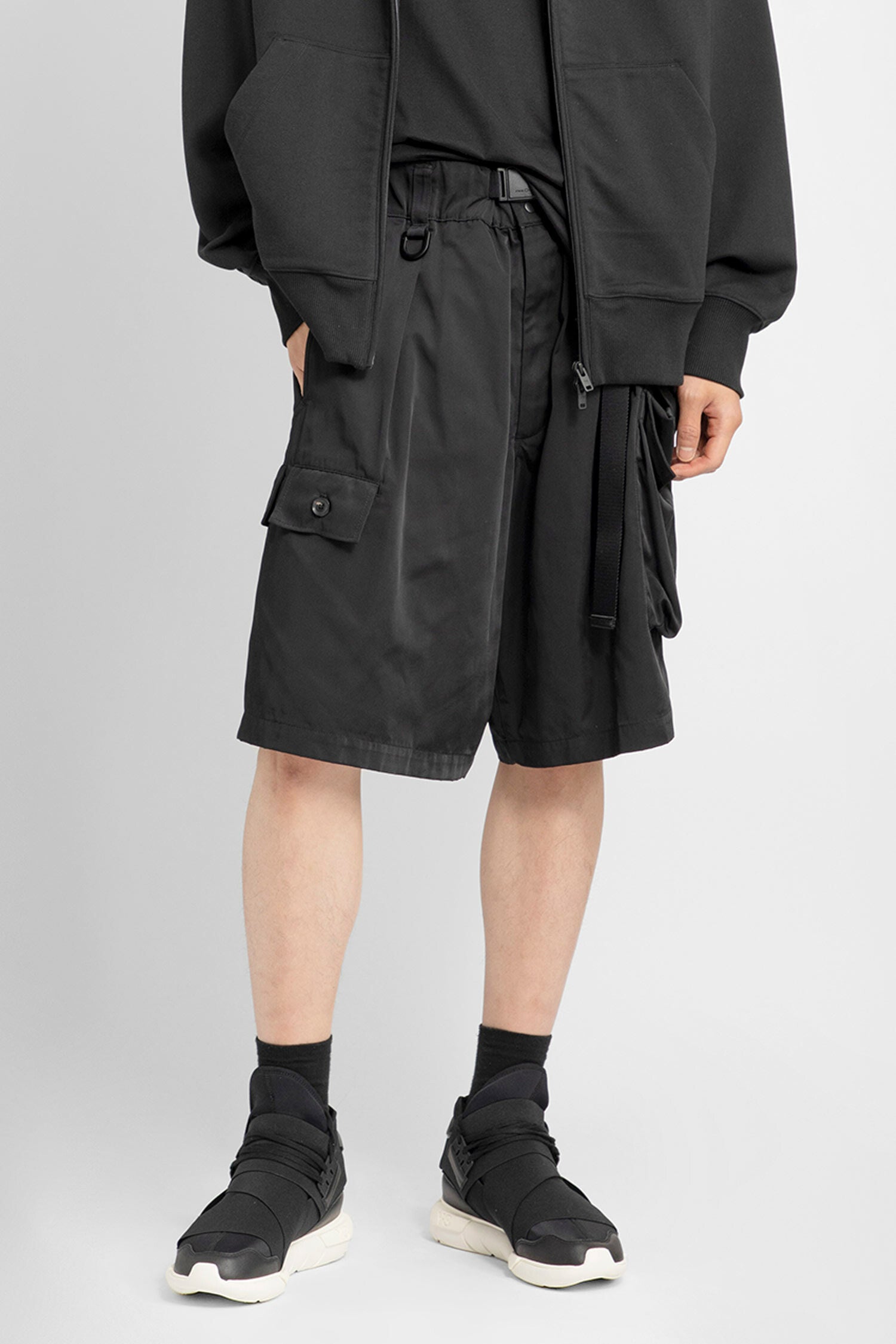 Y-3 MAN BLACK SHORTS & SKIRTS